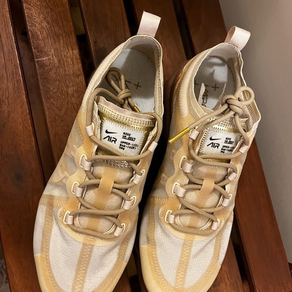 Gold Nike vapourmax - Picture 3 of 3